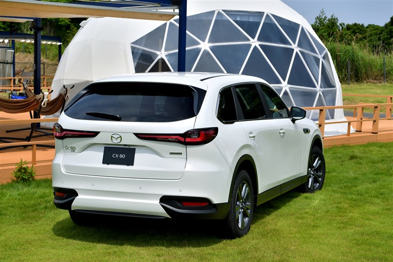 サイズ拡大で取り回しは？ 乗り心地改善？ マツダの新型SUV「CX-80」のギモンを開発陣に聞いてみた
