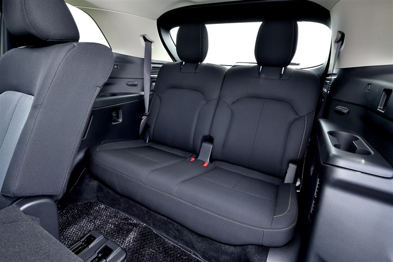 サイズ拡大で取り回しは？ 乗り心地改善？ マツダの新型SUV「CX-80」のギモンを開発陣に聞いてみた