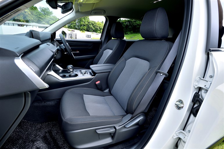 サイズ拡大で取り回しは？ 乗り心地改善？ マツダの新型SUV「CX-80」のギモンを開発陣に聞いてみた