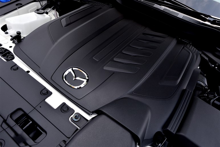 サイズ拡大で取り回しは？ 乗り心地改善？ マツダの新型SUV「CX-80」のギモンを開発陣に聞いてみた