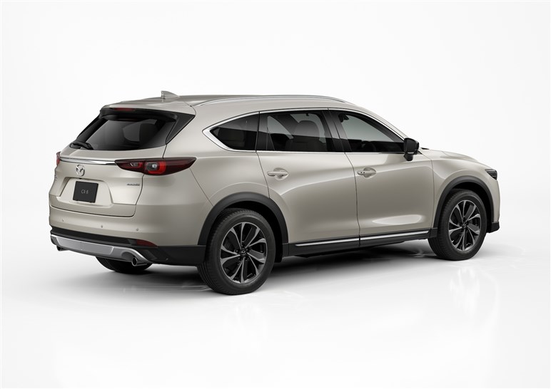 サイズ拡大で取り回しは？ 乗り心地改善？ マツダの新型SUV「CX-80」のギモンを開発陣に聞いてみた