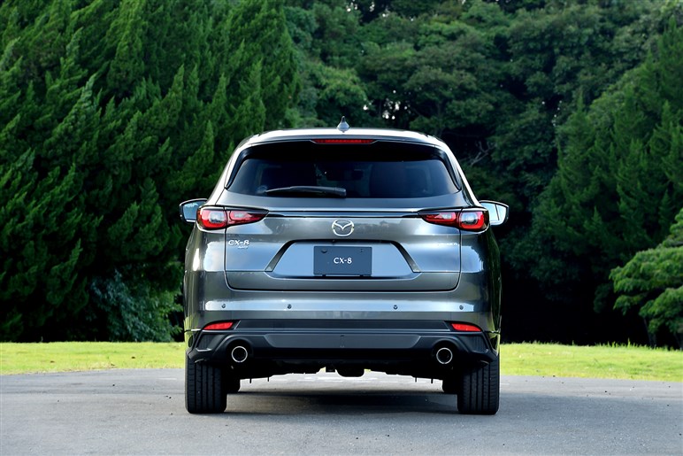 サイズ拡大で取り回しは？ 乗り心地改善？ マツダの新型SUV「CX-80」のギモンを開発陣に聞いてみた