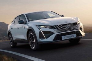 プジョー新型「408GTハイブリッド」はマイルドHVでも電動走行が大得意！市街地では50％をモーター走行できる