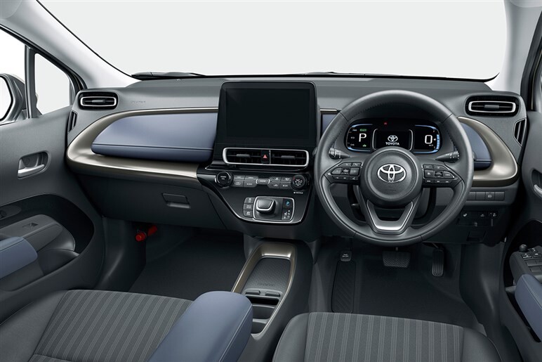 【実際どうなの？】「アクア」ユーザーのリアルな本音。全方位でバランスよしの優等生だが“狭さ”に不満の声も