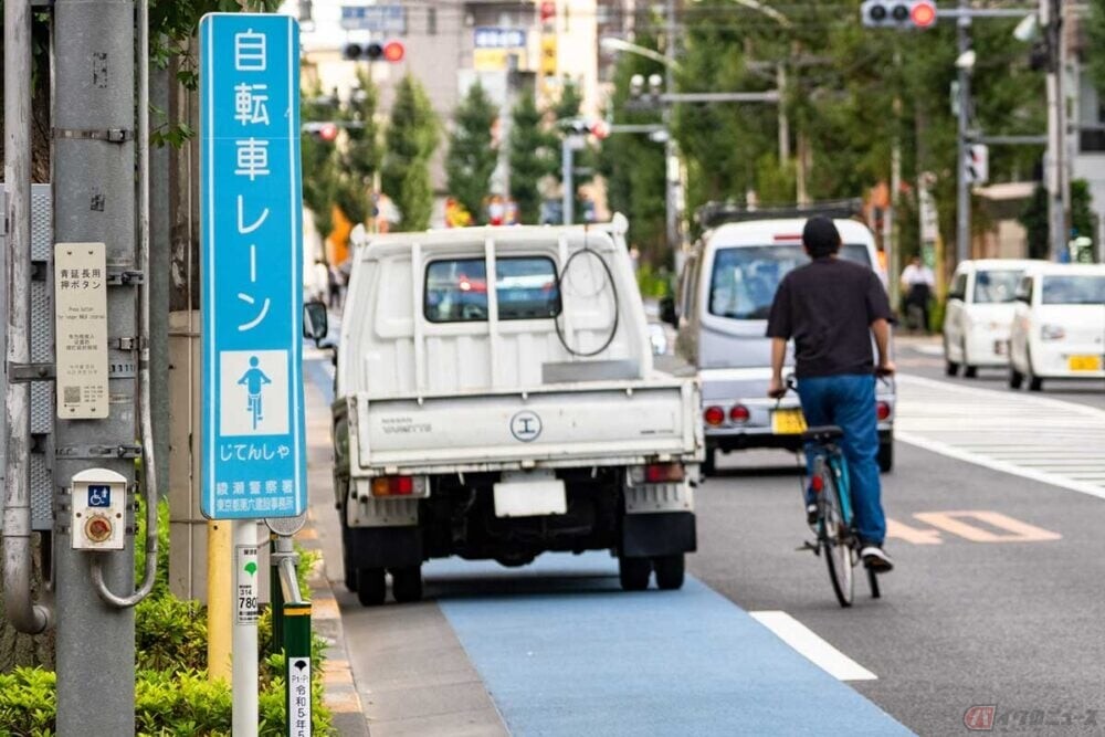 自転車への「青切符」導入は2026年4月から　同時にクルマに追加される新ルールとは？