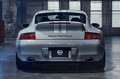 996型911の個性的レストモッド　ポルシェ、クラシカルなワンオフ車両公開