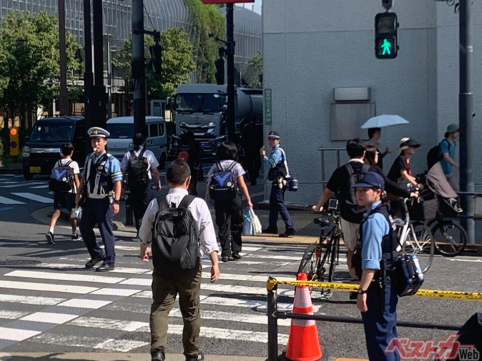 自転車で捕まったら自動車免許証にも傷がつく!?　自転車の交通違反はどんなのがある？