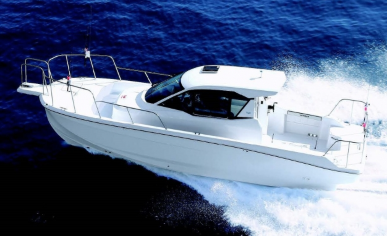 釣りに最適なスタイリングとデッキレイアウトで航走性能を高めたヤンマーの新型フィッシングボート「EX28C」