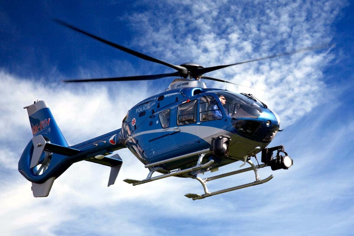 ヘリ前方の「ひも」の正体とは――100年以上現役、航空安全と運航効率を支えるヨーストリングの知られざる効果