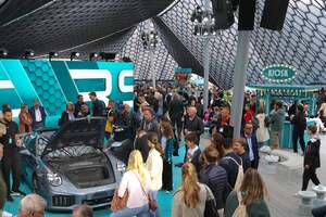 『イタリア発 大矢アキオ ロレンツォの今日もクルマでアンディアーモ！』第62回【Movie】━━未知の自動車ブランドも「カモン！」の若者たち｜ミュンヘンIAA 2025リポート（オープンスペース編）