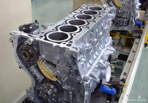 マツダCX-60の直列6気筒ガソリンエンジン 欧州のSKYACTIV-X直6は3.0ℓ、北米のターボは3.3ℓ！