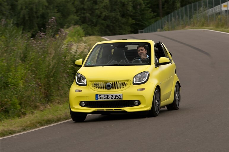 スマート ブラバス フォーツー試乗。欧州では約230万円～