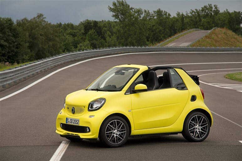 スマート ブラバス フォーツー試乗。欧州では約230万円～