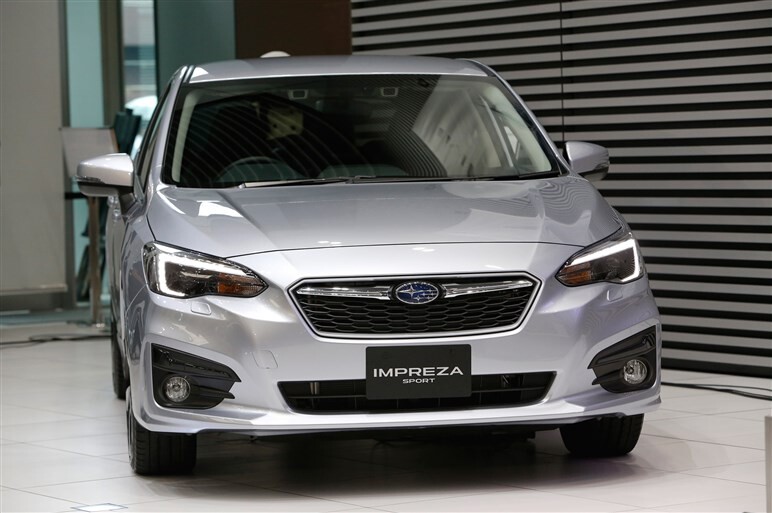 新型インプレッサは“スバル車のど真ん中”。右ハンドルの国内仕様を初公開
