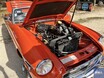 パリのハロウィンに映えるパンプキンカラー。1974年製のMGB