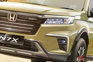 ホンダ「“7人乗り”コンパクトSUV」実車公開！ 全長4.5mの“イイ感じのサイズ”×大胆すぎる大型グリル採用！ MTもある「BR-V」インドネシア仕様とは！