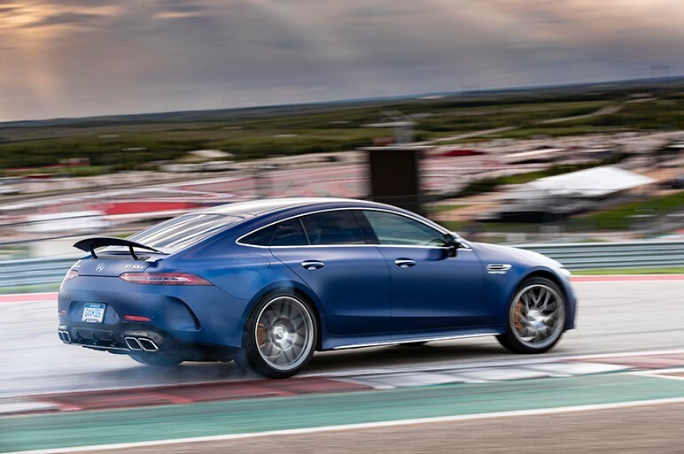 AMG GTとパナメーラ。超高性能4ドアクーペ2台はスタンスが違う