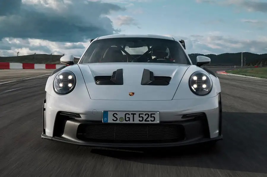 市販車初のdrs搭載 ポルシェ新型911 Gt3 Rs ハードコアな最上級モデル 予約受注開始 Autocar Japan 自動車情報サイト 新車 中古車 Carview