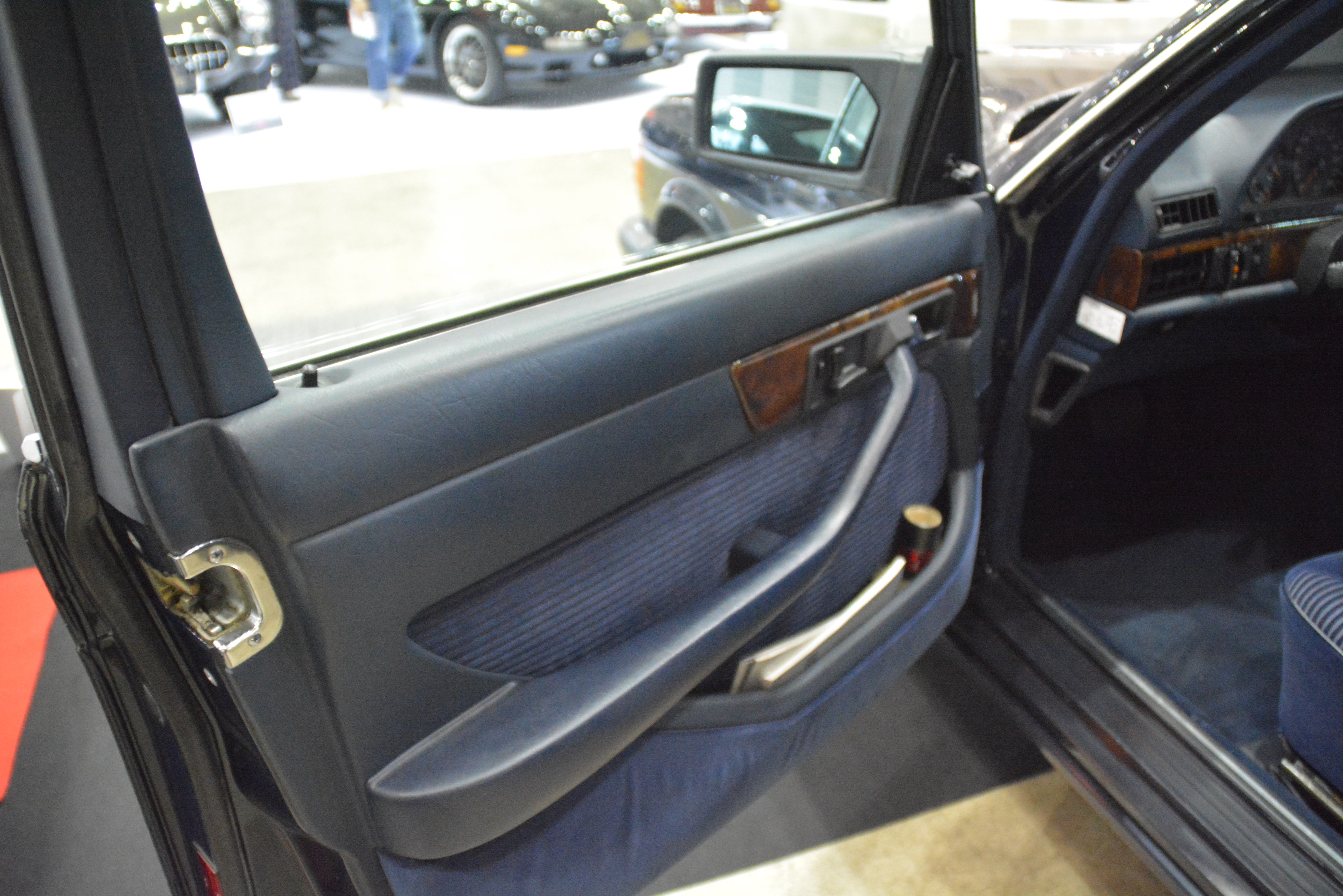 560slが1100万円 バブル期のメルセデスが値上がり中 ヤナセが手がける極上の中古車とは Gq Japan 自動車情報サイト 新車 中古 車 Carview