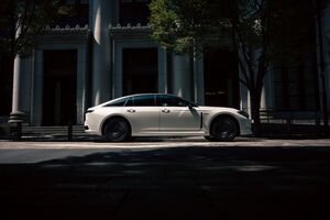 ちょっと誇らしく。──新型トヨタクラウンZ “THE 70th”試乗記