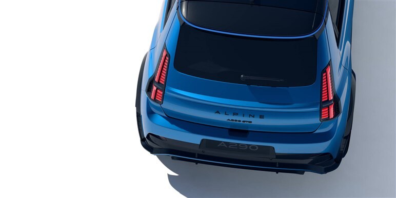 サンクをアルピーヌが魔改造!? A110譲りのハンドリングのホットハッチ「A290」発表。日本導入は？
