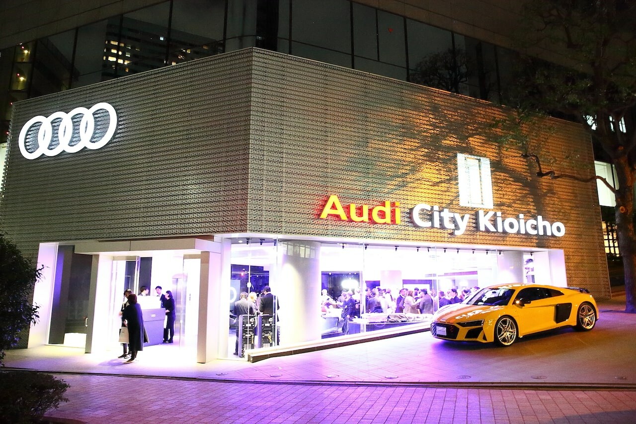 アウディ、アジア初の都市型ショールームを都心にオープン。デジタルとリアルを結合したサイバーストア