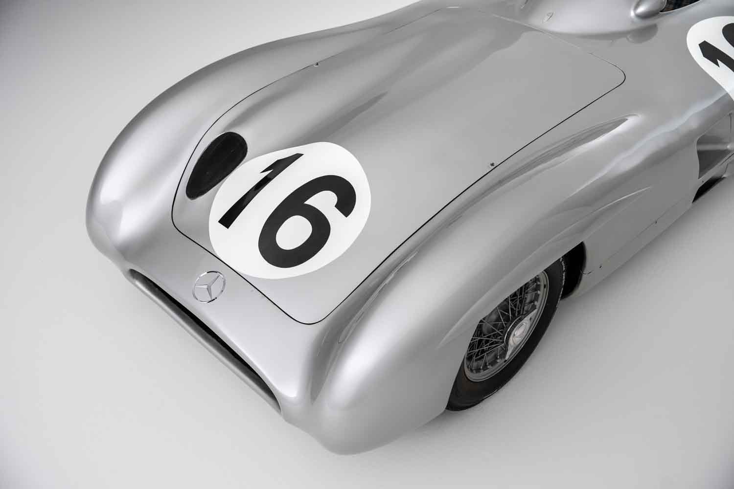 驚愕の82億円弱で落札！ メルセデス・ベンツ「W196R」はスターリング