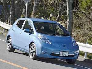 【10年ひと昔の新車】日産 リーフはマイナーチェンジで走りと便利がアップデートされた