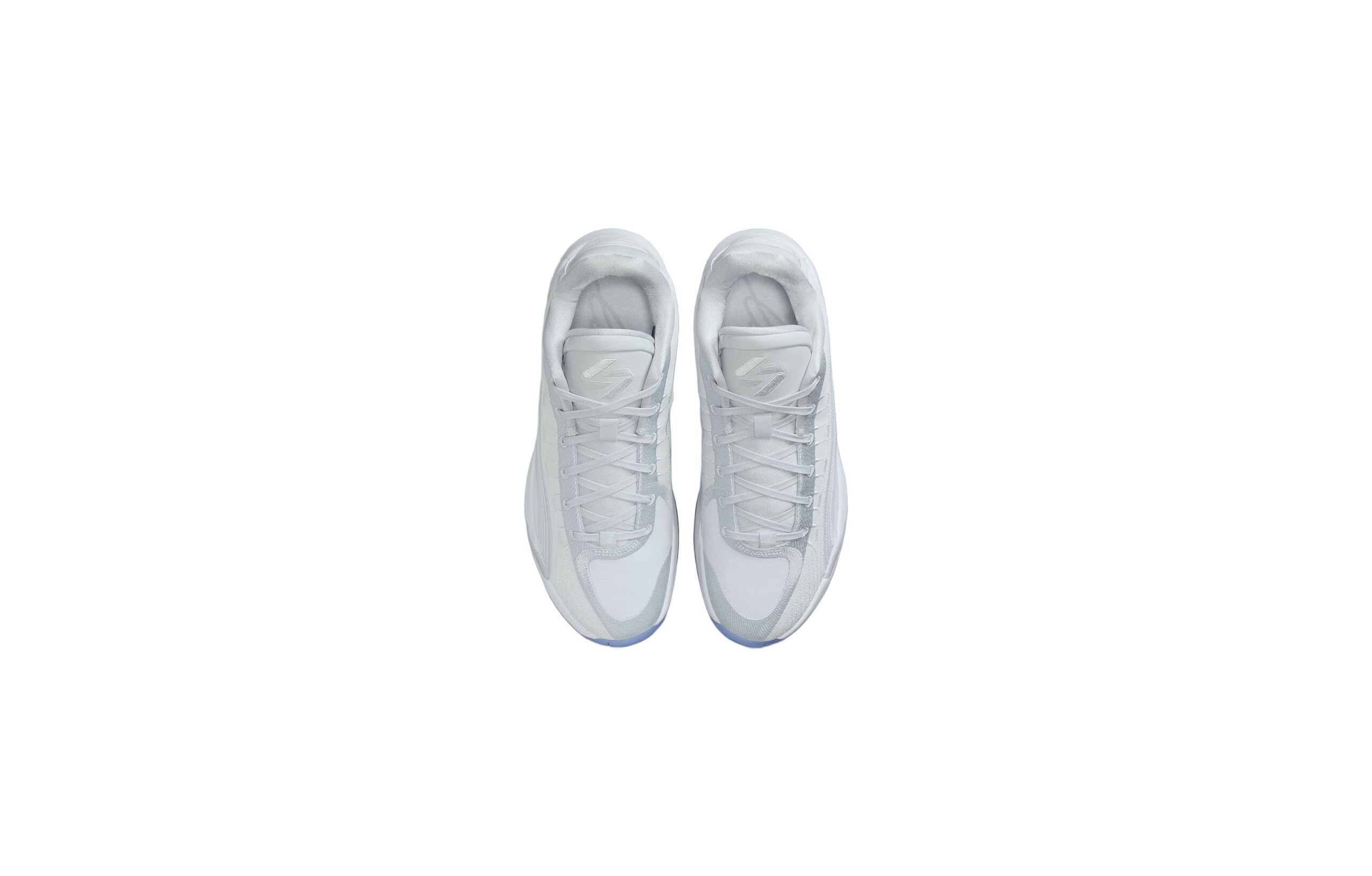 ジョーダン「ルカ 4 “Pure Money”」が清潔感溢れるホワイトで登場。着想源はジョーダン ブランド往年の名作──GQ新着スニーカー