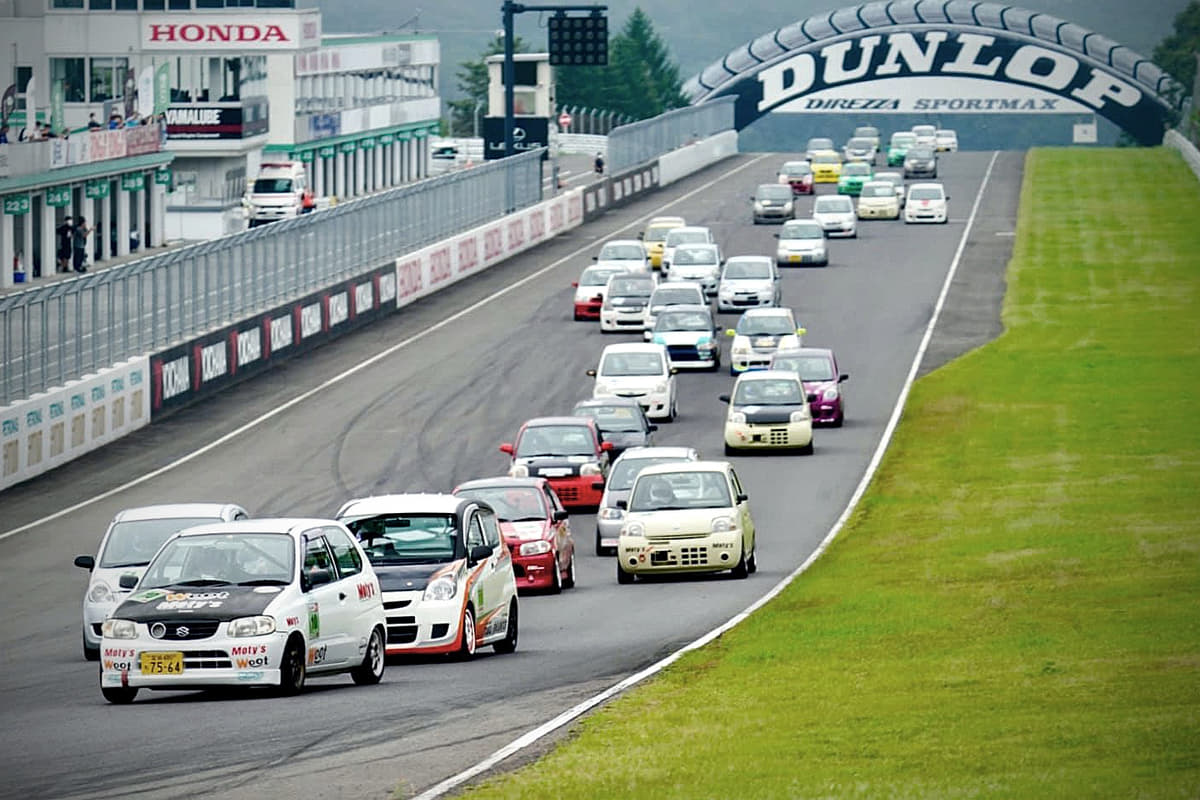 敷居は低いのに中身は熱い Naの軽自動車 しかもナンバー付き だけの草レースが最高に面白い Auto Messe Web 自動車 情報サイト 新車 中古車 Carview
