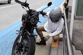 どうしよう？ バイクで走行中にハンドルがぐらついた！ 考えられる原因と対処法を教えて