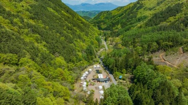 野外サウナ→「川へダイブ!!」 ダイナミックな施設が誕生 長野