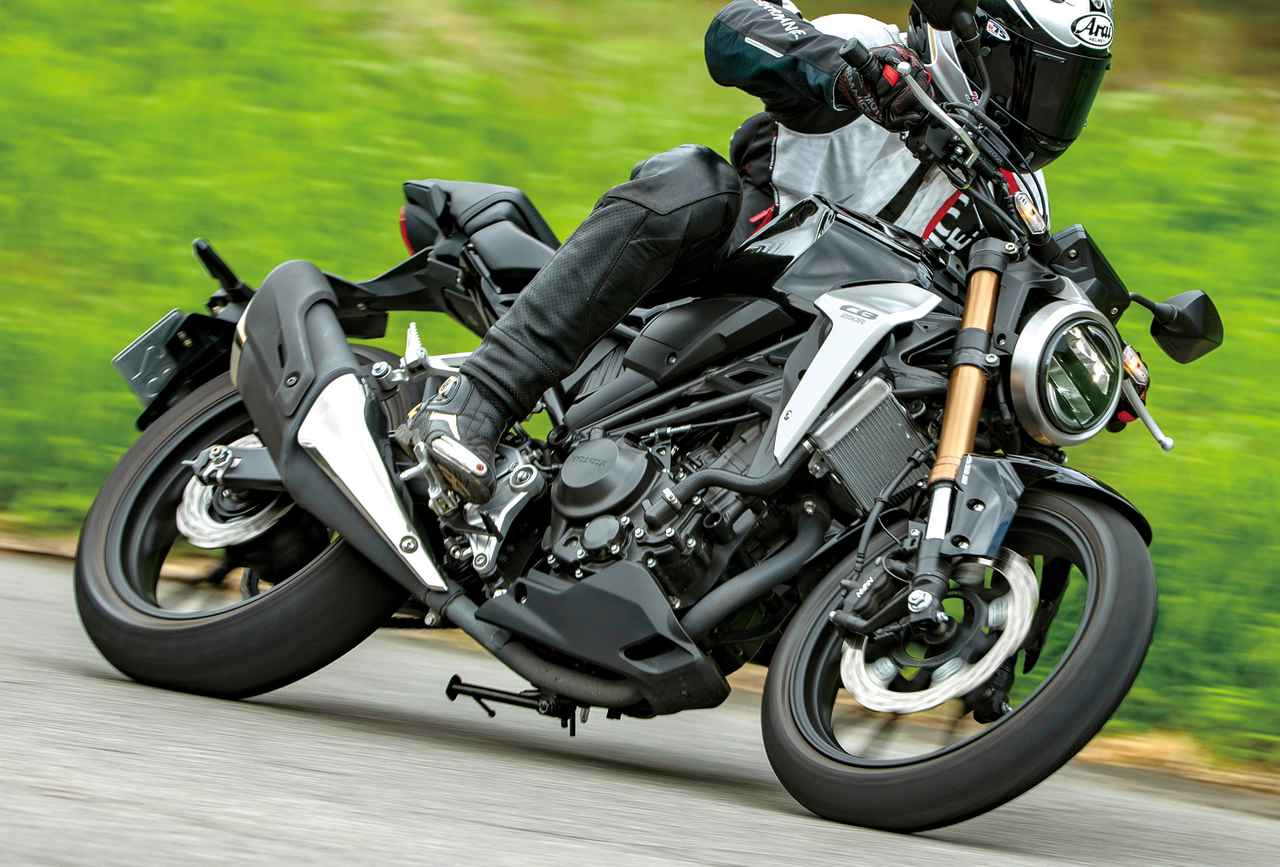 ホンダ Cb250r インプレ 21年 峠道と高速道路で走行性能を検証 足つき性と各部ディテールもチェック Webオートバイ 自動車情報サイト 新車 中古車 Carview