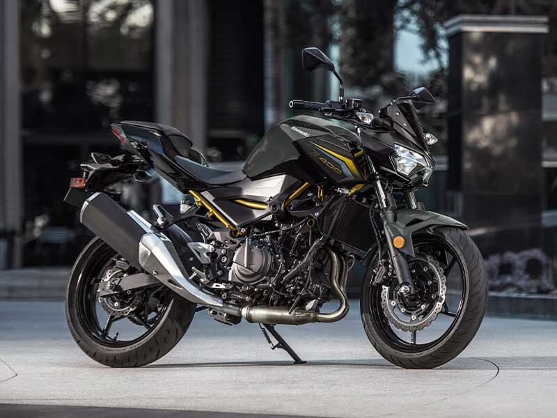 【カワサキ】スーパーネイキッドZシリーズのミドルモデル「Z400」に新色を採用し11/1に発売！