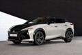 ステアバイワイヤ採用　レクサス、英国で改良新型『RZ』発売　パワーアップした高級SUV