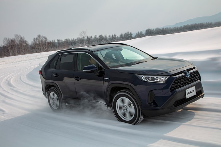 トヨタRAV4が日本に復活。若向けの派手なデザインだが走りや機能の完成度は高い