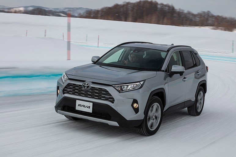 トヨタRAV4が日本に復活。若向けの派手なデザインだが走りや機能の完成度は高い