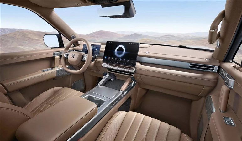 いきなり“予約1万件”で話題沸騰！ ファーウェイと共同開発の新オフロードEV「Mヒーロー M817」がすごかった