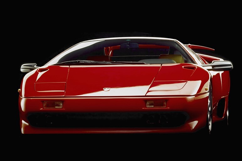 【ズルい？】社長はみんな知っている愛車を「経費で落とす」の実態。どんな車でも大丈夫なわけではない？