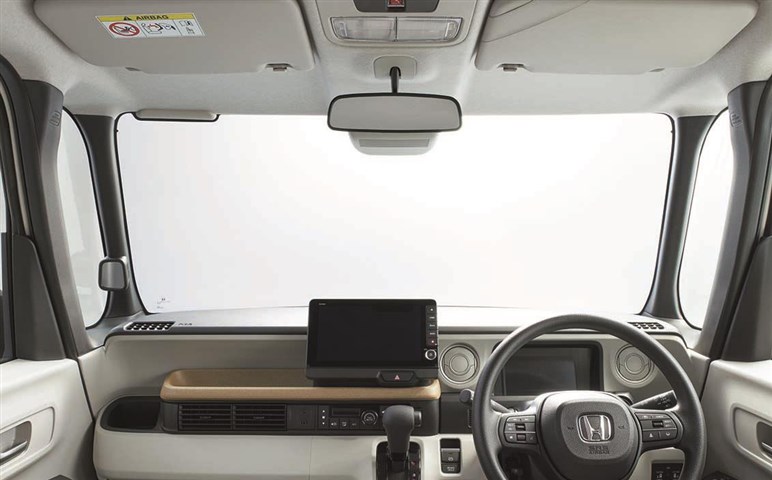 【悩ましい】軽自動車とコンパクトカーどっちが良い問題。「N-BOX」と「ルーミー」で維持費を比べてみると…？