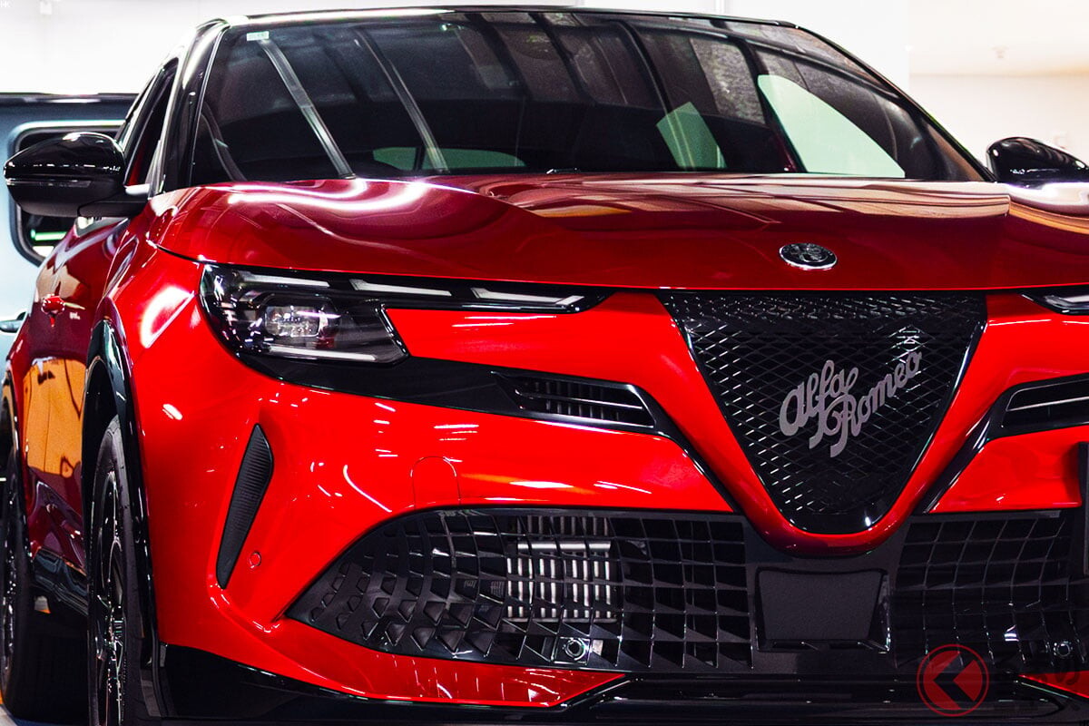 420万円！ アルファロメオ「新型コンパクトSUV」発売！ ターボ×ハイブリッド搭載した「新型ジュニア」は独自の“味付け”がスゴイ！ 元気で楽しい“新・入門モデル”は「戦略的プライス」にも大注目！【試乗記】