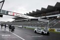 スーパー耐久富士24時間の決勝は雷雨のためスタートディレイ。1時間遅れのスケジュールに