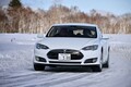 テスラ モデルS、プレミアムEVを氷上で試す