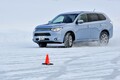 アウトランダーPHEVの次世代4WDで氷上走行