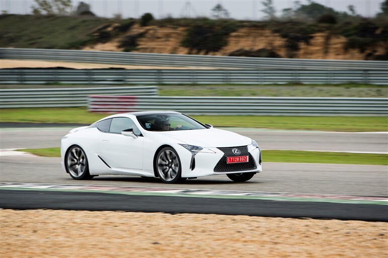 レクサスLC試乗。国産ラグジュアリークーペの実力は？