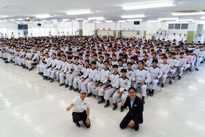 岩佐歩夢が学生の前でレースと挑戦を語る。地元大阪のホンダテクニカルカレッジ関西で講演