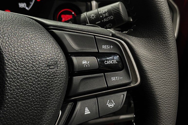 【実際どうなの？】「WR-V」オーナーのガチな本音…コスパは魅力的。でもやっぱり“割り切り”が必要！