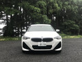 新型「BMW 220i M sport」試乗記　新しい高級スポーツカーの旋回芸術を味わう