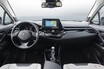 マイナーチェンジ　トヨタC-HR　2.0Lハイブリッド版に試乗　人気者の好循環