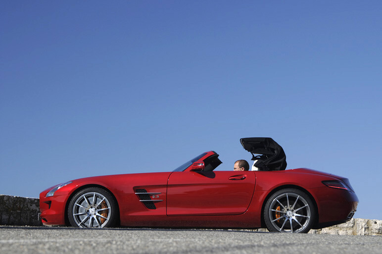 SLS AMG ロードスター　早くも試乗＆ギリ出し